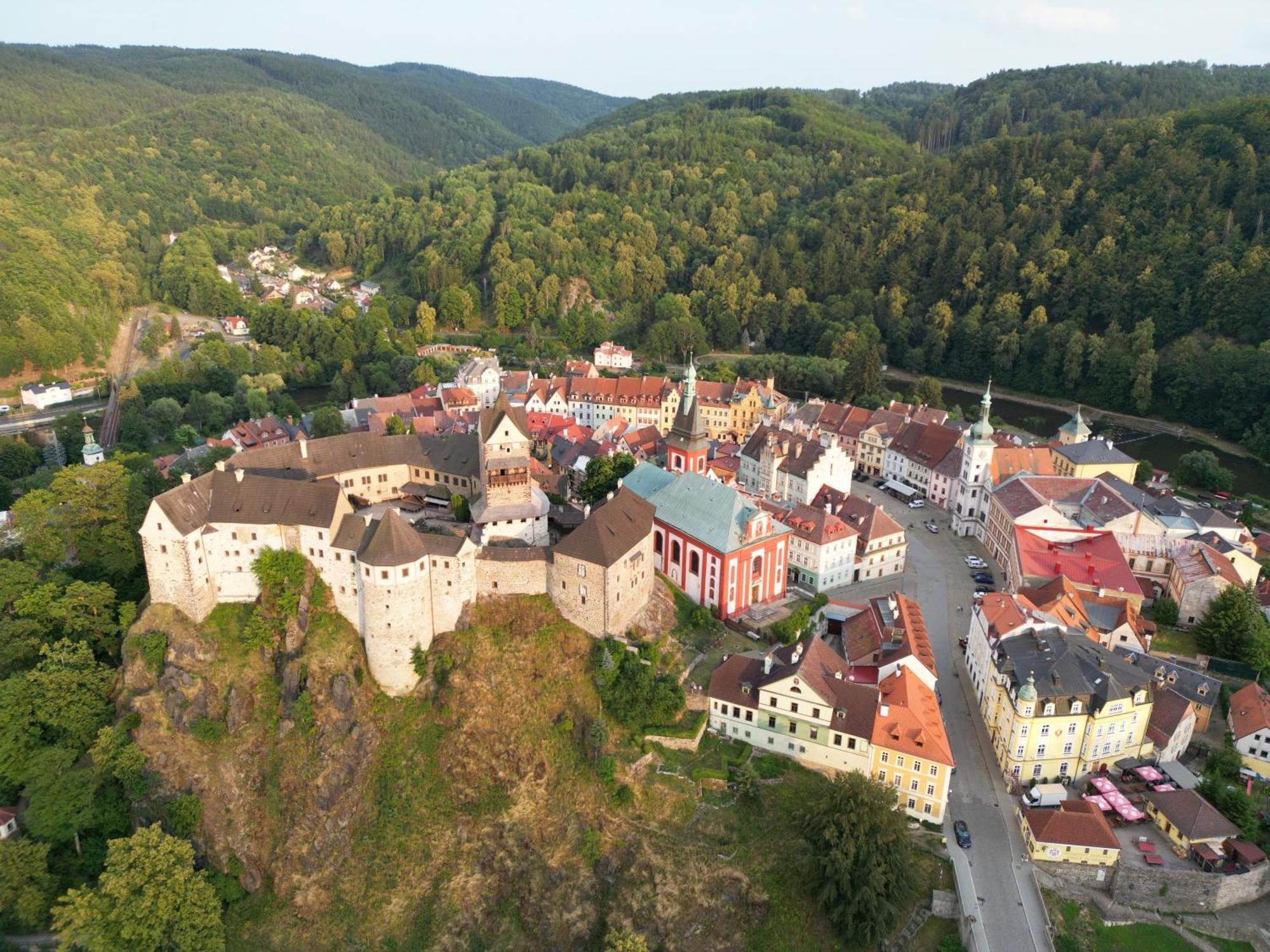 Pension Vila Hana Loket Exteriér fotografie